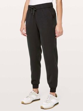 Lululemon On the Fly Jogger 28" *Full-On Luxtreme Black